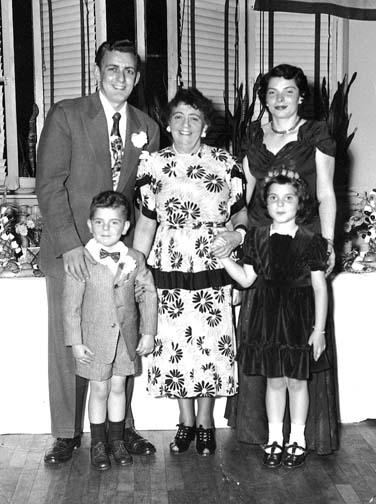 Jack Mayoff, his mother Libby Mayoff, Doris, Howard and Rena Mayoff